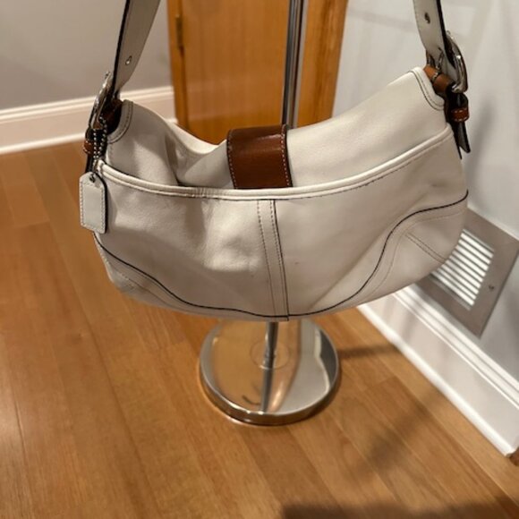 Authentic COACH 9248 Off-White Pebbled Leather Bag with Brown Leather Trim - Picture 3 of 5